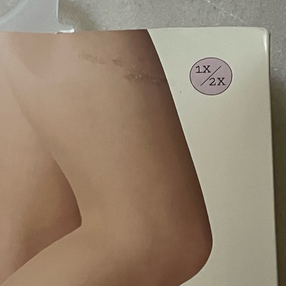 A new day Sheer Hosiery Light Shine 20 diner nude plus size 1x/2x - Picture 6 of 6